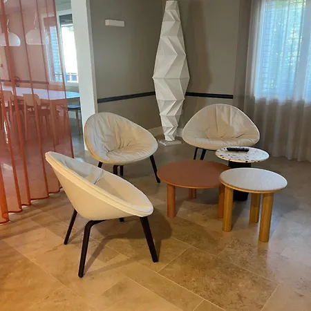 Centre De La Solitude Du Sauveur Отель *