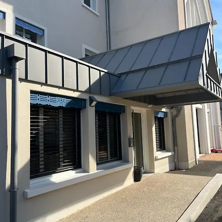 Centre De La Solitude Du Sauveur Отель *